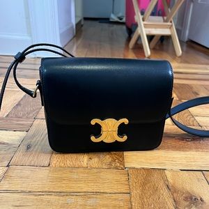 CELINE TEEN TRIOMPHE BAG IN SHINY CALFSKIN BLACK